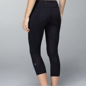 Lululemon black inspire II luxstream cropped